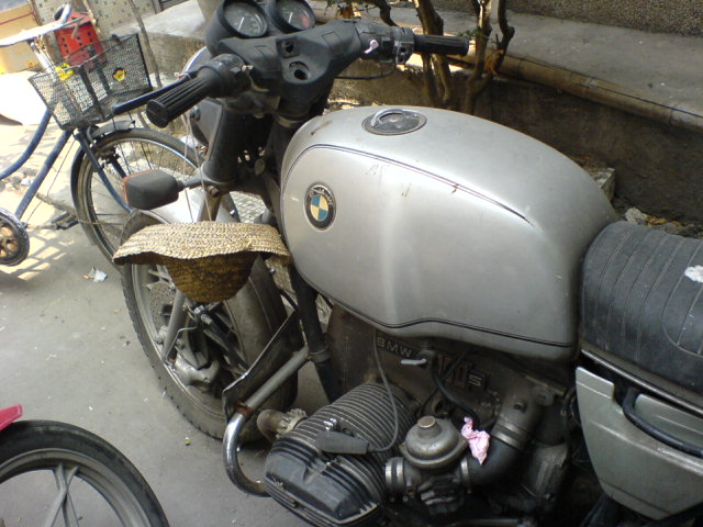 农民伯伯的尘封多年的BMW