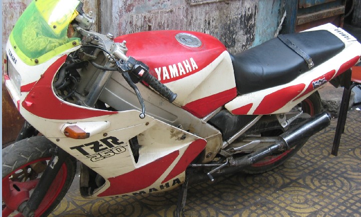 [建议][原创]出售 YAMAHA  TZR  250CC   2冲跑车`~~