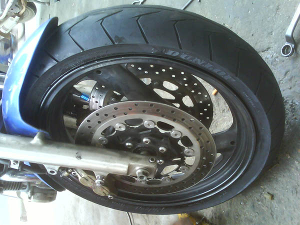 惠州出售98XJR400 1.35万和94CB400 0.66万
