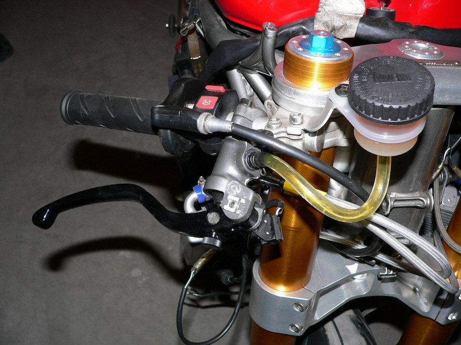北京劲改的ＤＵＣＡＴＩ９８８Ｒ限量版