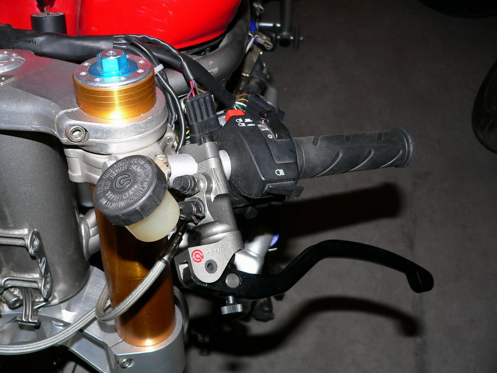 北京劲改的ＤＵＣＡＴＩ９８８Ｒ限量版