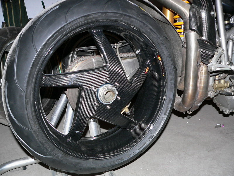 北京劲改的ＤＵＣＡＴＩ９８８Ｒ限量版