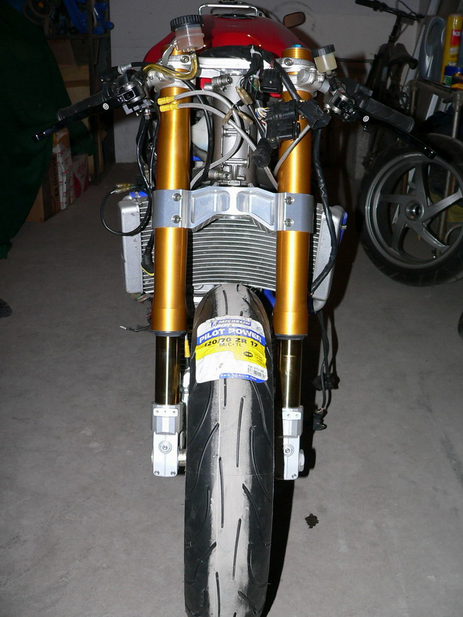 北京劲改的ＤＵＣＡＴＩ９８８Ｒ限量版