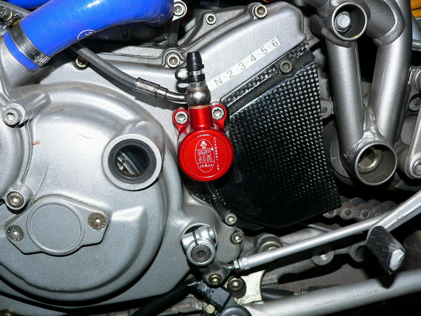 北京劲改的ＤＵＣＡＴＩ９８８Ｒ限量版