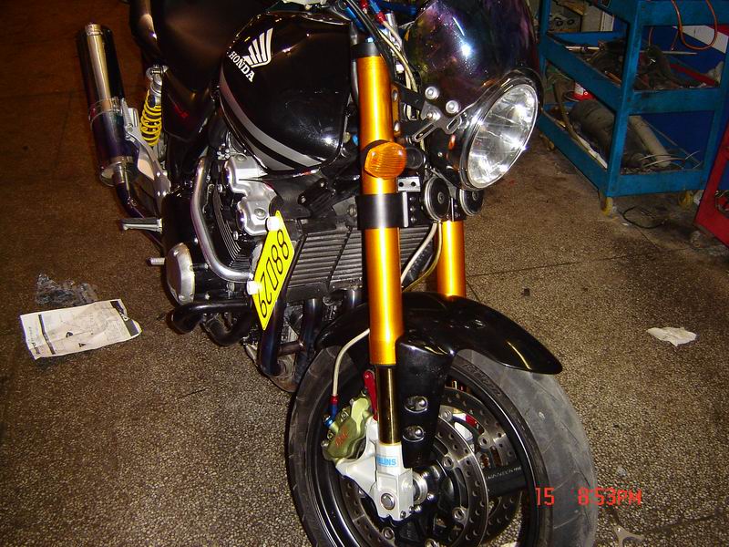 茶山朋友CB400VTEC3改倒叉