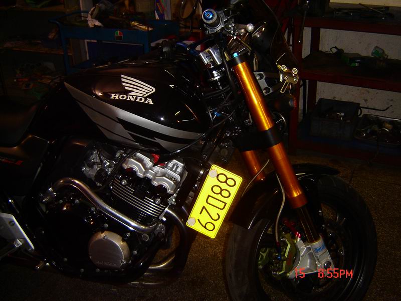 茶山朋友CB400VTEC3改倒叉