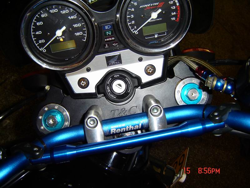 茶山朋友CB400VTEC3改倒叉