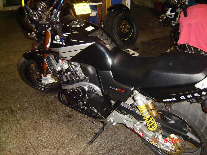茶山朋友CB400VTEC3改倒叉