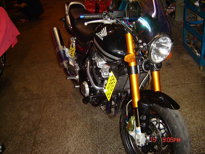 茶山朋友CB400VTEC3改倒叉