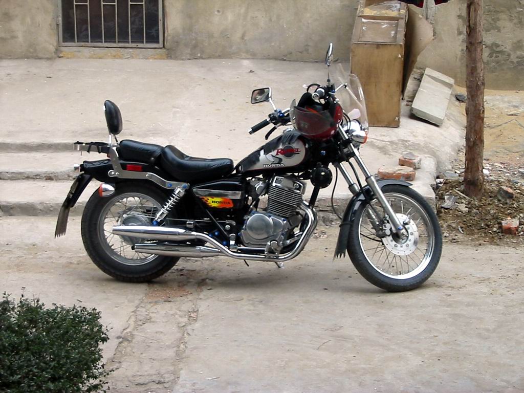 江苏徐州9000元卖狂新98HONDA rebel250（银公子）