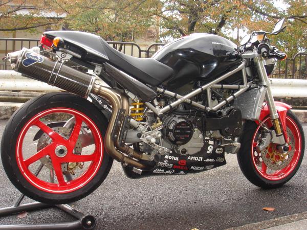 重型V2:ducati monster S4R