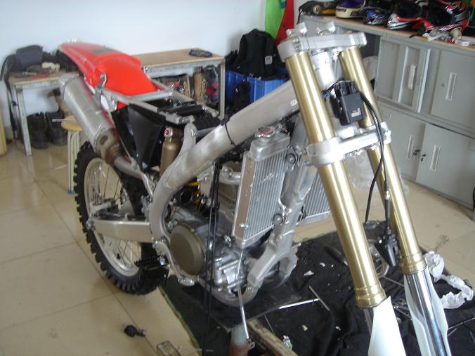 湛江第二台07年CRF450装车过程