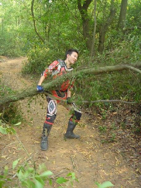 湛江第二台07年CRF450装车过程