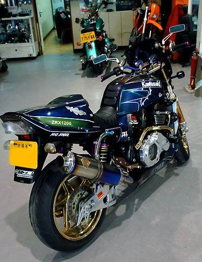 [贴图]最靓的彩绘ZRX1200