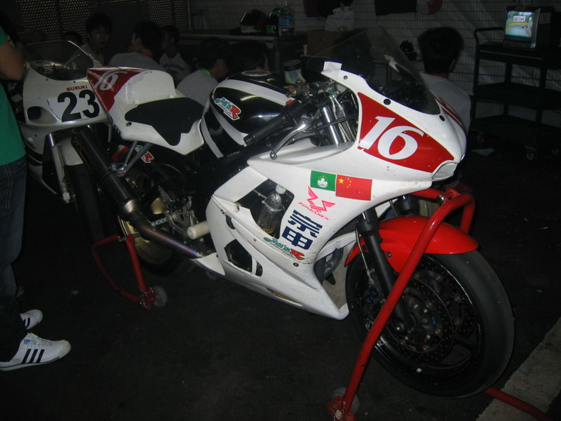 71Fd63J5.jpg