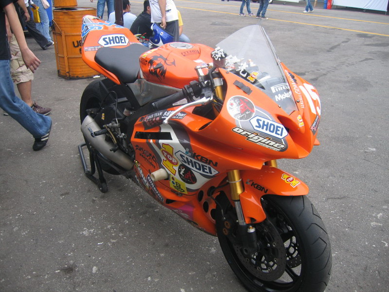 2KH9831v.jpg