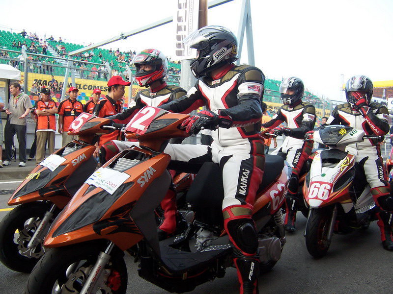 hQX720KK.jpg
