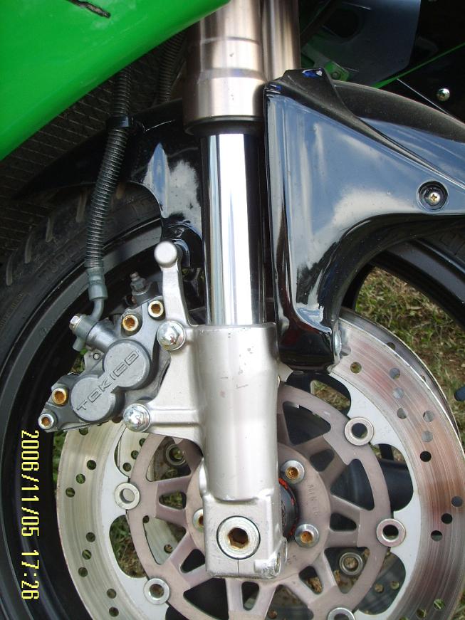 [原创]云南昆明出售一部ZXR400，碟灯，价格14500元。联系电话0871-6507363
