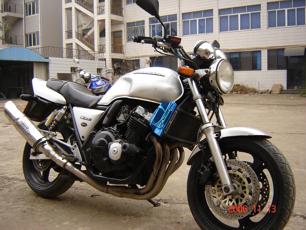 桂林13000元出售95cb400车整有力鸡头没动过　电话3923498