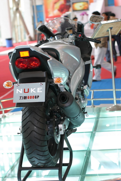 [推荐]国产６００ＣＣ　在玩异国ＭＯＴＯ的同时　不忘支持国货！！！