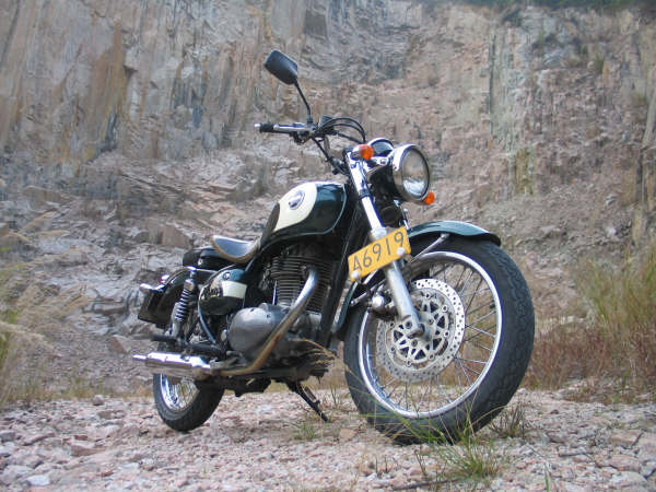 [推荐]武汉6800出售川崎复古250。