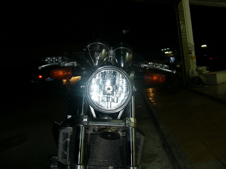 亲身体验车比人凶——HONDA X4（1300cc）！