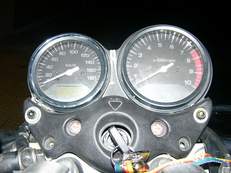 亲身体验车比人凶——HONDA X4（1300cc）！