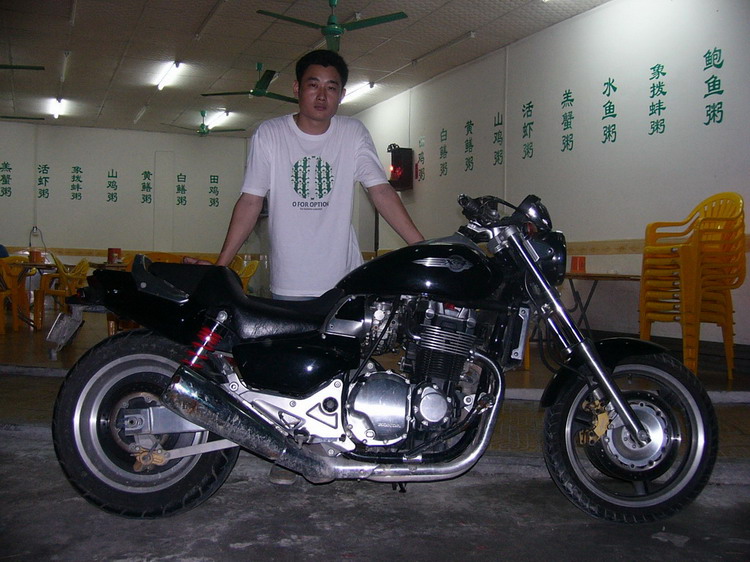 亲身体验车比人凶——HONDA X4（1300cc）！