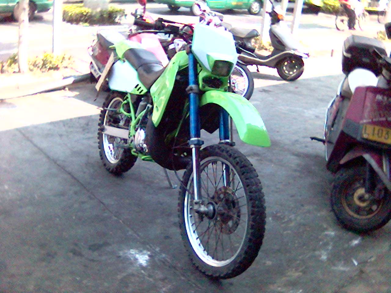 [广东深圳市宝安区出售8000元川崎ＫＤＸ２００越野车～可小刀～