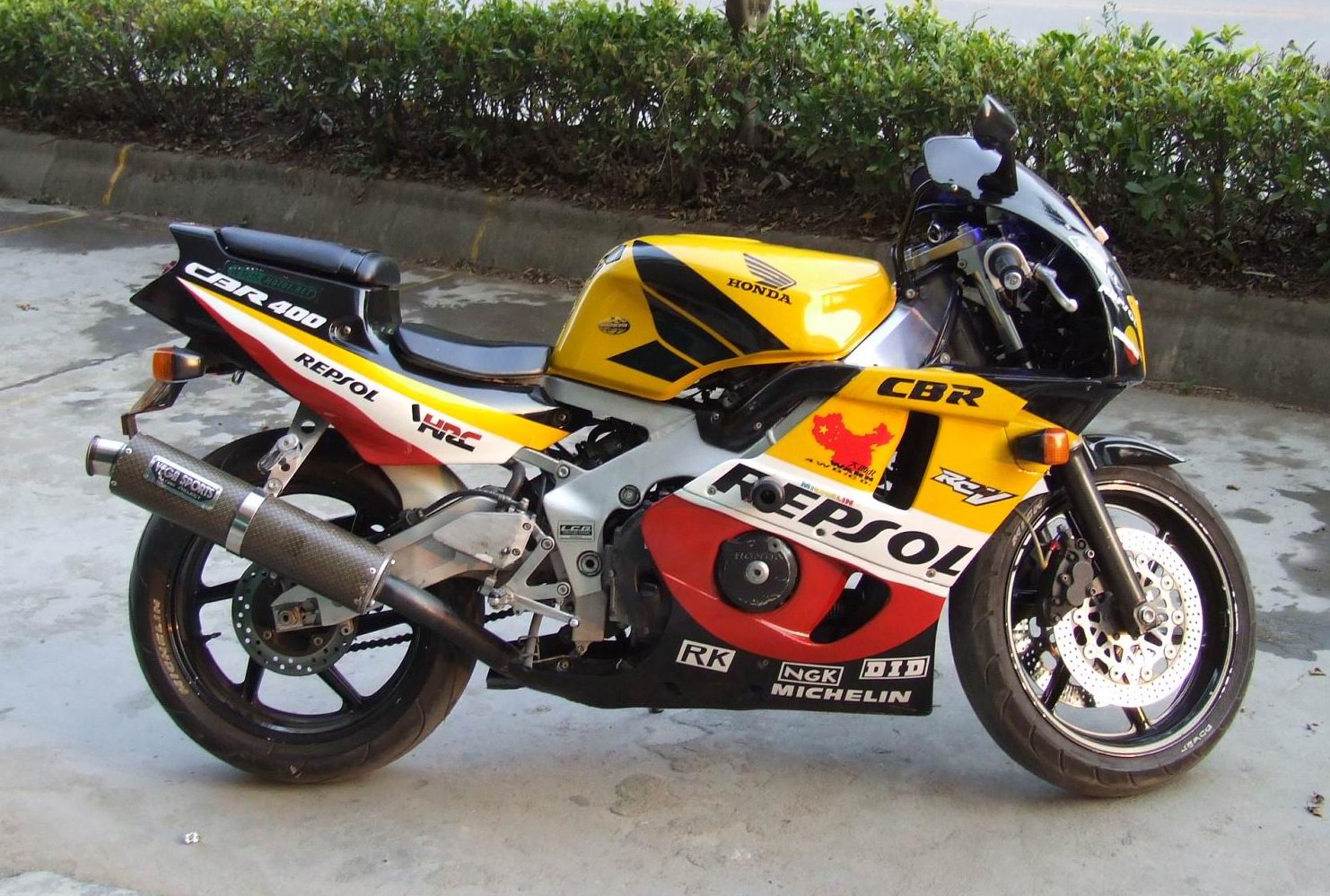 广东郁南　售HONDA-CBR400RR-29期　威爽花　16800元