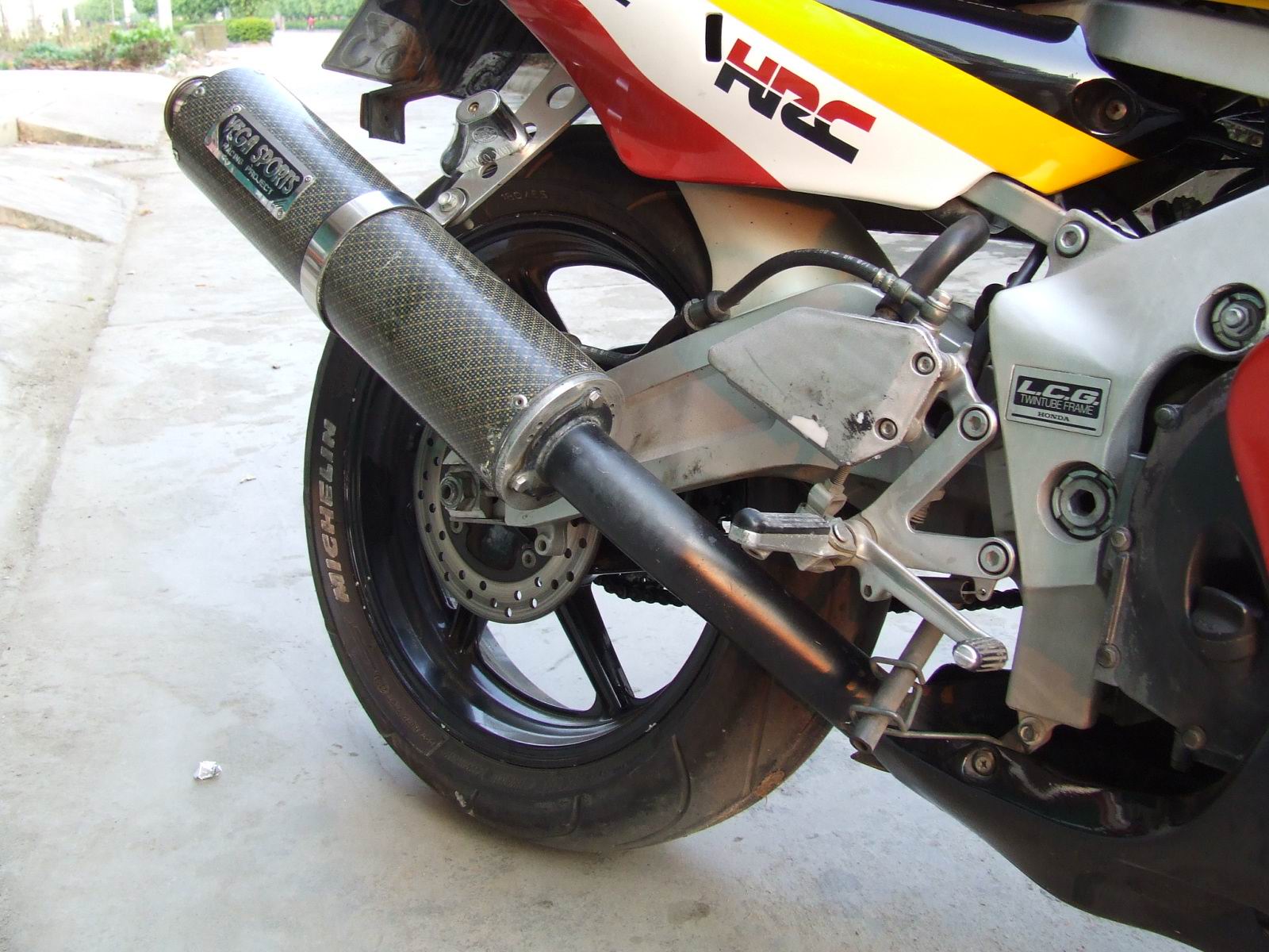 广东郁南　售HONDA-CBR400RR-29期　威爽花　16800元