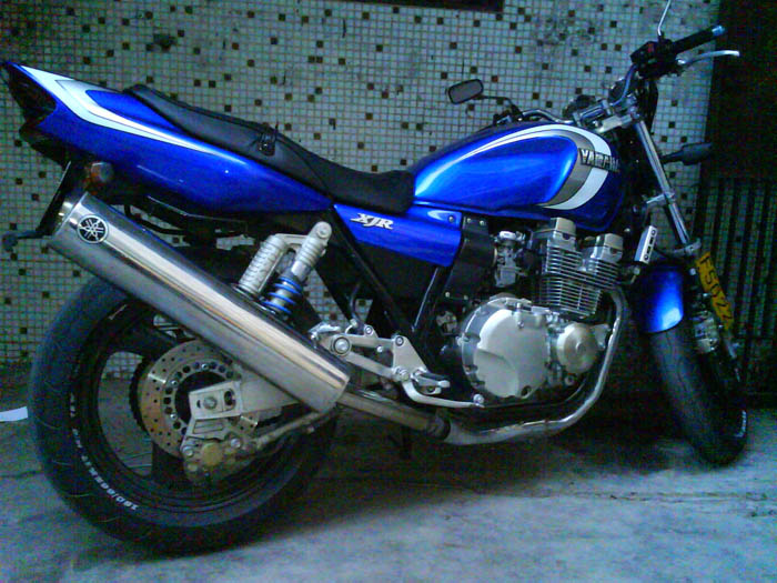 惠州出售98XJR400 1.43万和94CB400 0.78万