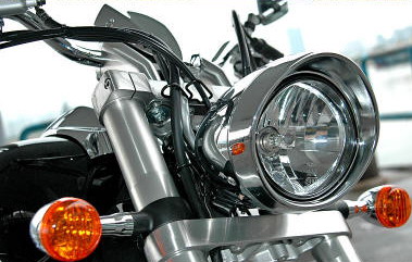 中量级的典范巡航车－－－2005 Suzuki Intruder M800