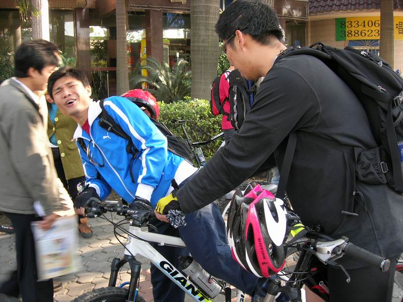 [贴图]当单车带着摩托去越野