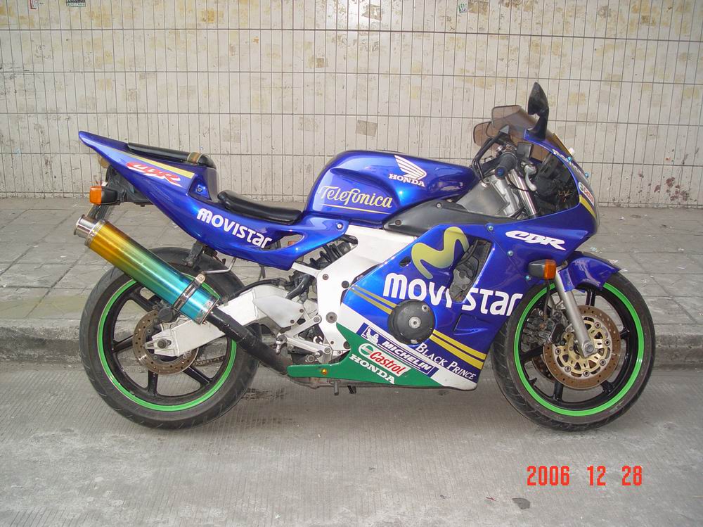 东莞 8800元急售：改装本田CBR22，250cc