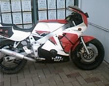 广州番禺底价出售：YAMAHA  FZR400
