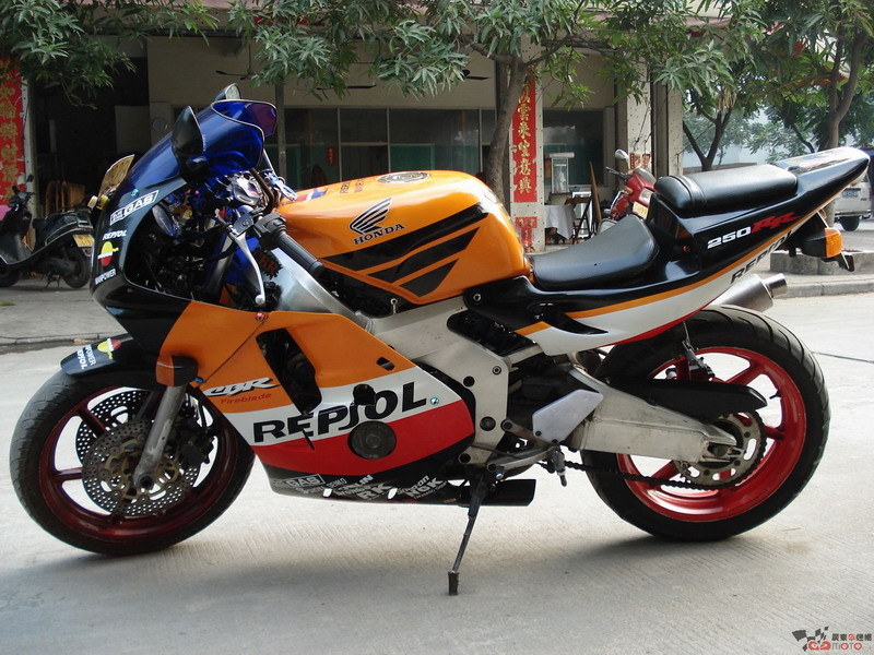 中山7700元卖坚牌22一台