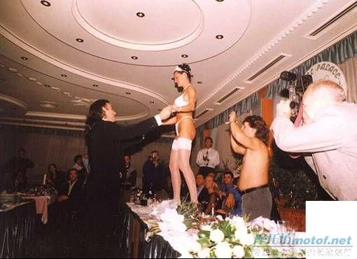 婚礼上的疯狂-(已婚的回忆 未婚的学习)