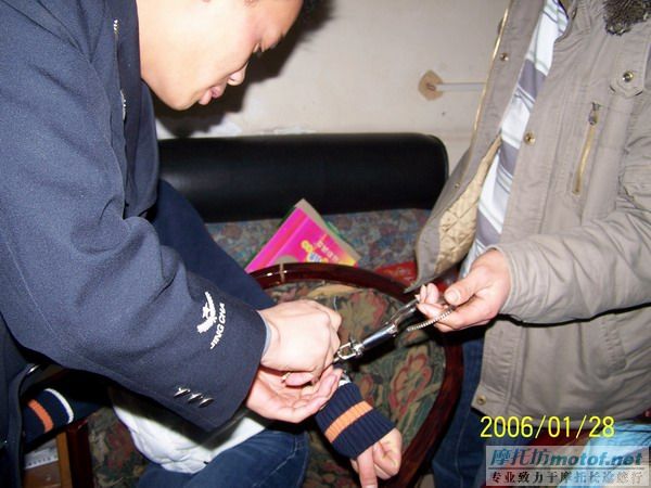 [讨论]各位兄弟开MOTO这么久有无路遇抢劫的事啊？