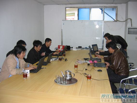 东莞的黑X社会正在聚会中