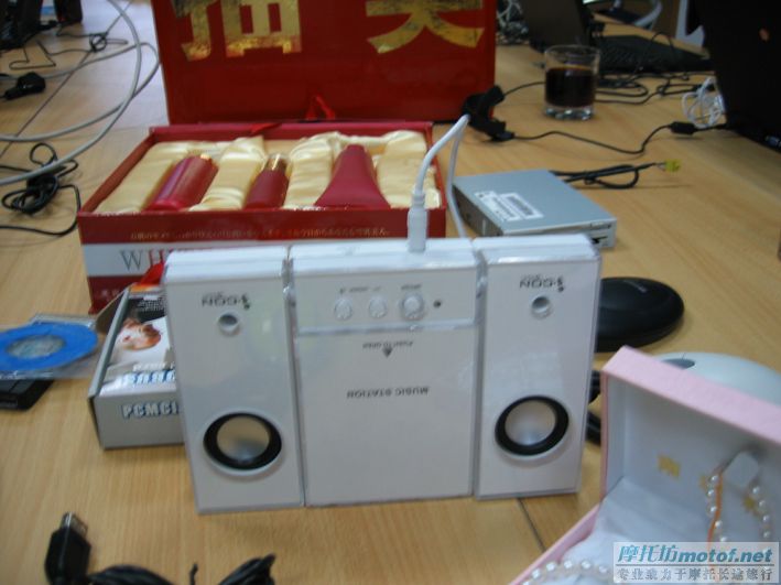 东莞的黑X社会正在聚会中