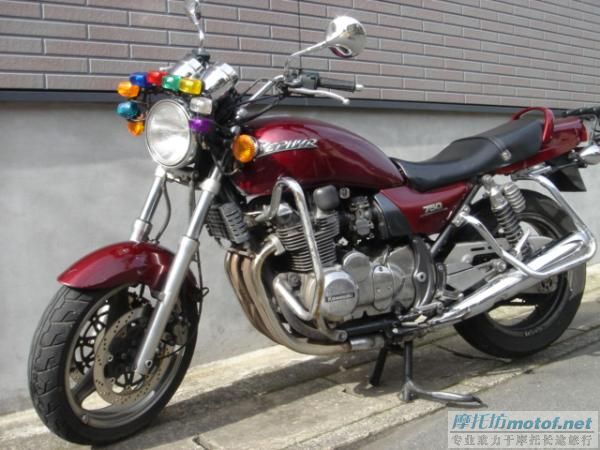 西风750 教练车
