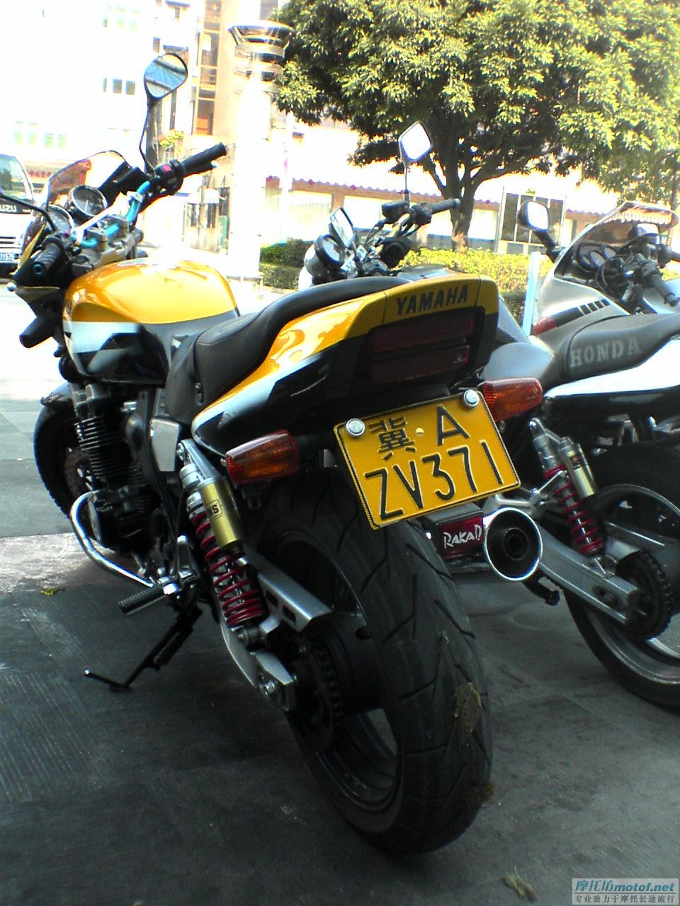 [原创]代友求购CB400/XJR400（价高勿扰）