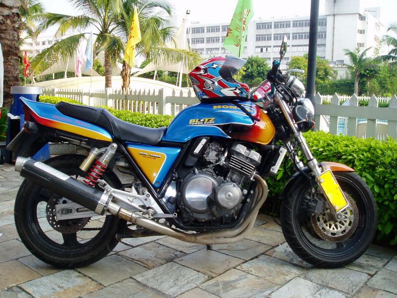 代友卖ＣＢ４００