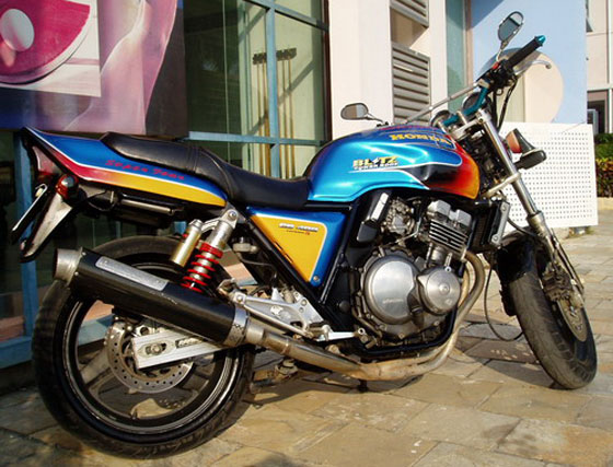代友卖ＣＢ４００