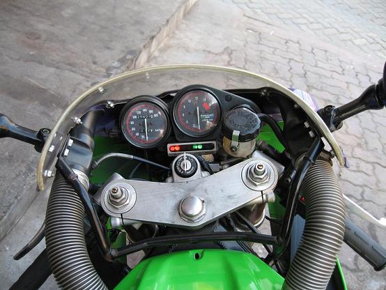 出售　蝶灯　ZXR 400　一辆　　（多图）