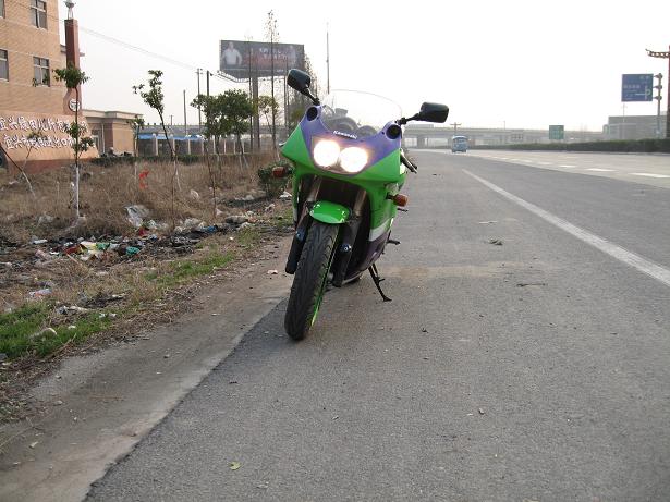 出售　蝶灯　ZXR 400　一辆　　（多图）