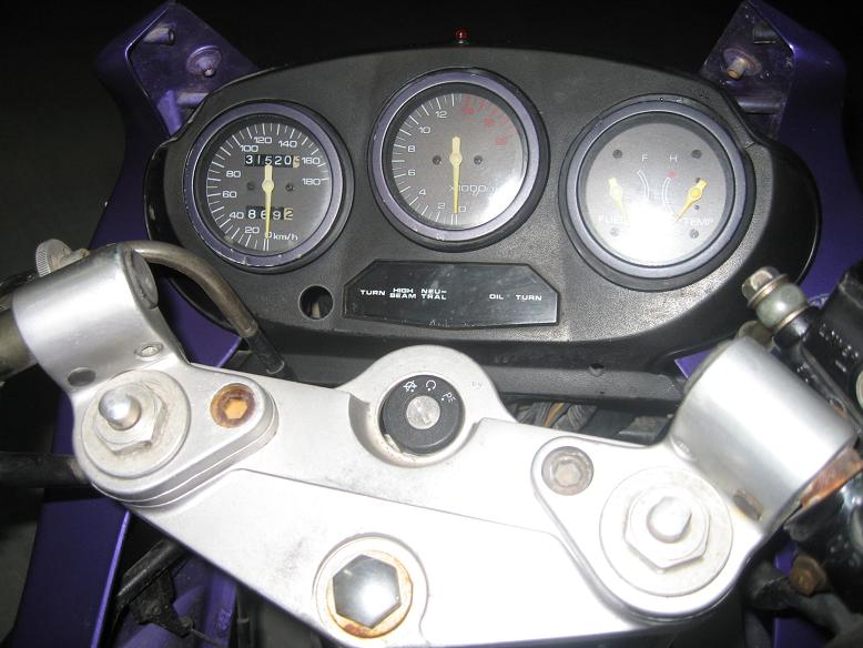出售　ＳＵＺＵＫＩ　ＧＳＸ　４００　一辆