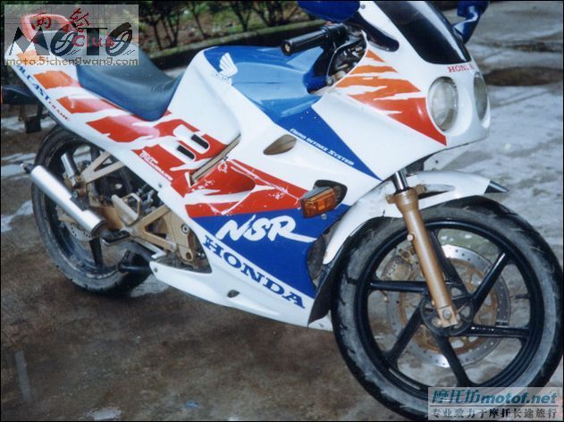 ：一辆本田NSR125水冷跑车(双圆灯,意大利产)，(((百份百全新车!!)))98年产,库存车,有部分部件有