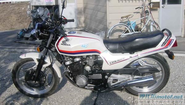 CB400 的前身 CBX400F